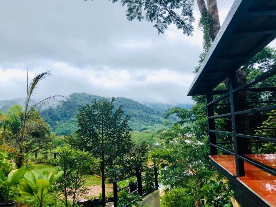 Baanhatsompaen Homestay Ranong Exterior photo