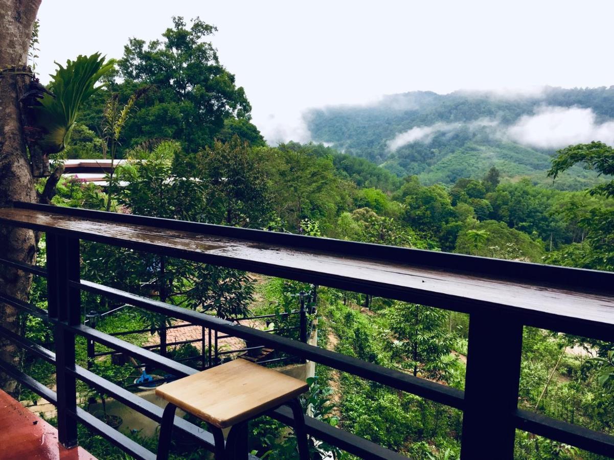 Baanhatsompaen Homestay Ranong Exterior photo