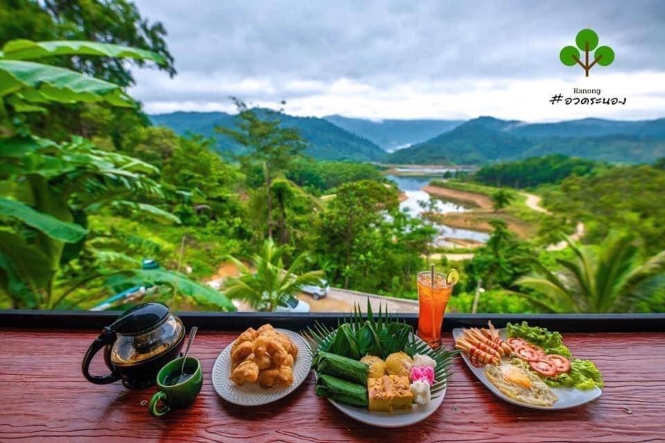 Baanhatsompaen Homestay Ranong Exterior photo