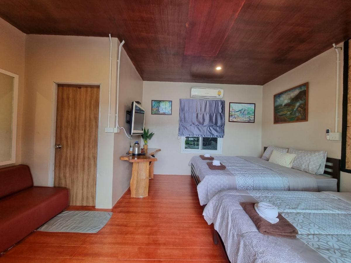 Baanhatsompaen Homestay Ranong Exterior photo